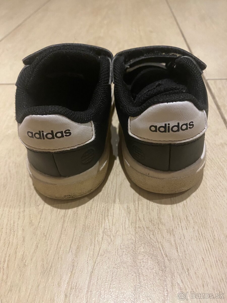 Detske tenisky Adidas 22