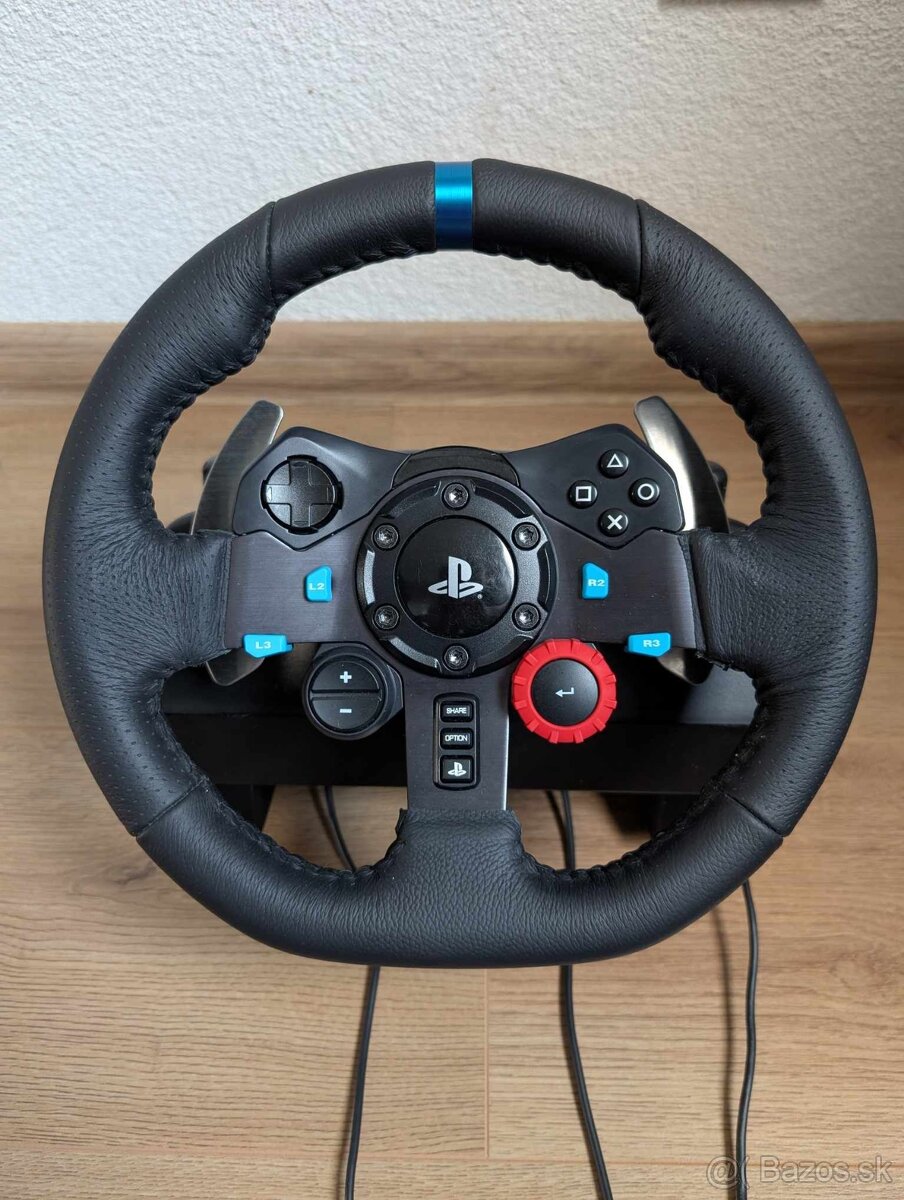 Logitech G29 Driving Force Volant + Pedále + menší upgrade