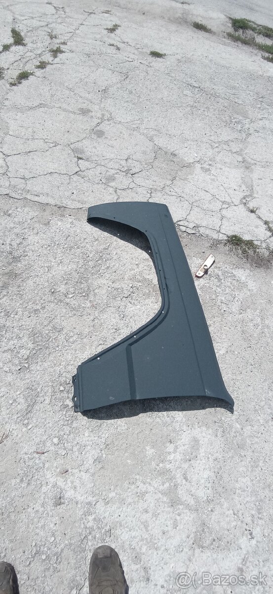 Dobrý deň predám ľavý predný blatník na jeep Grand Cherokee