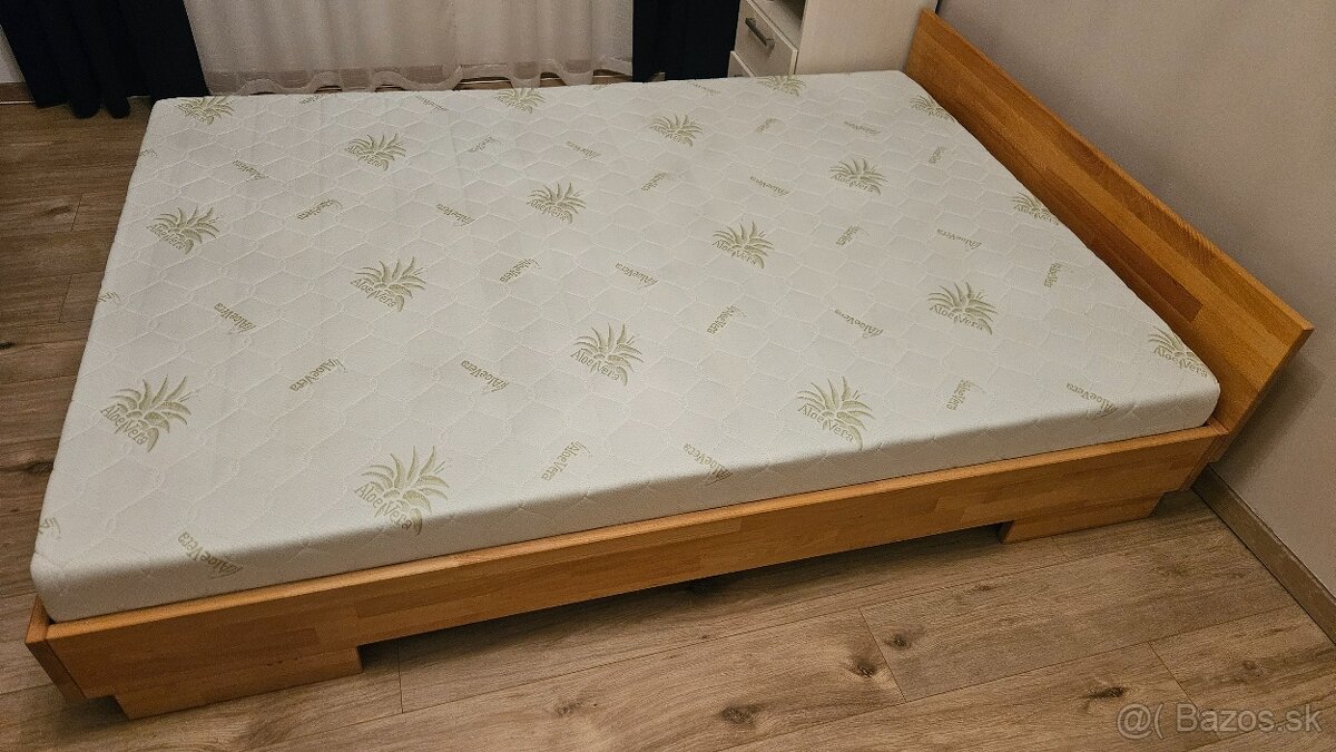 Postel 140x200 (masív) + matrac