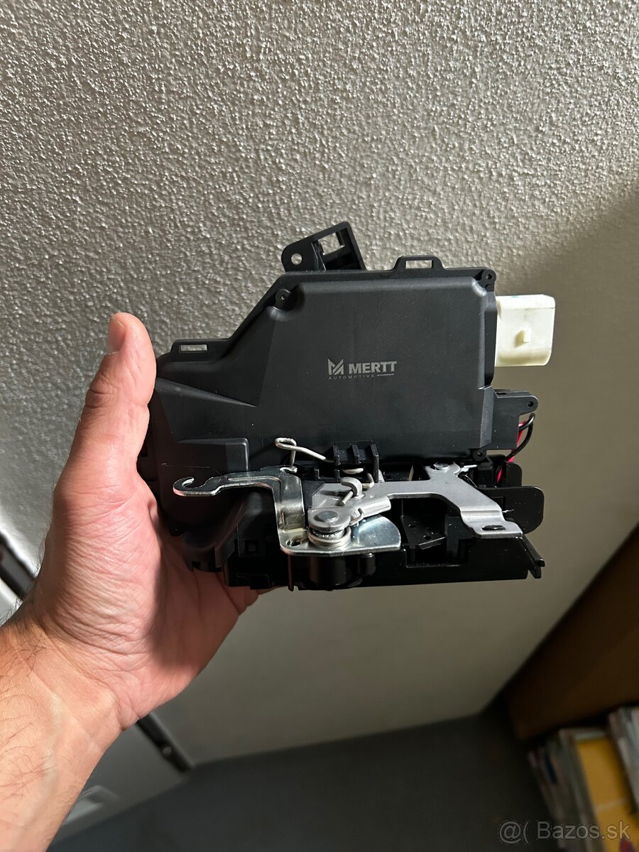 Pravý zadný zámok Volkswagen