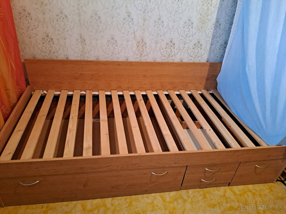 Predám postel s matracom