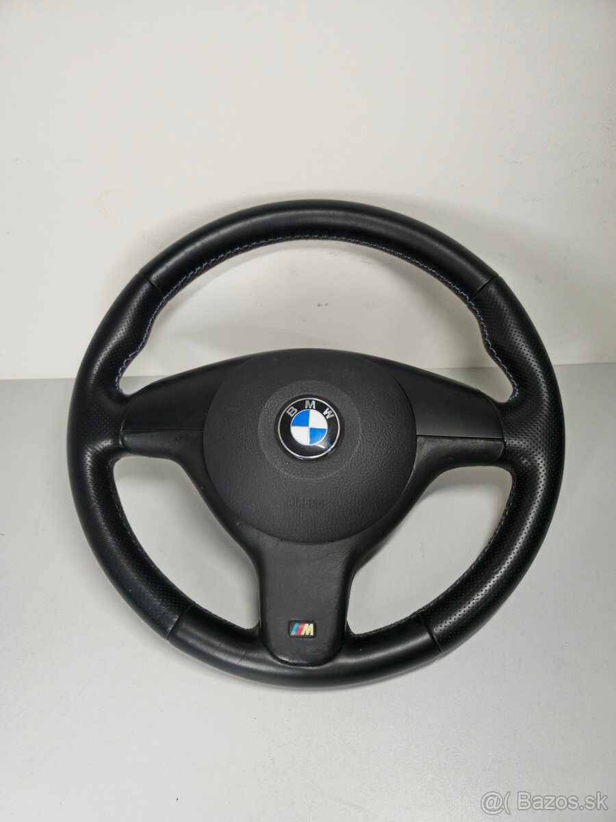 Športový kožený trojramenný volant BMW
