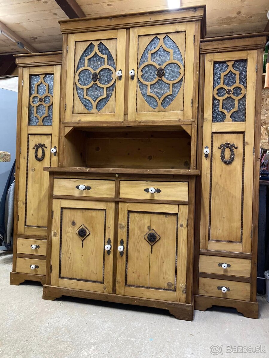 Grandiózny kredenc - K68