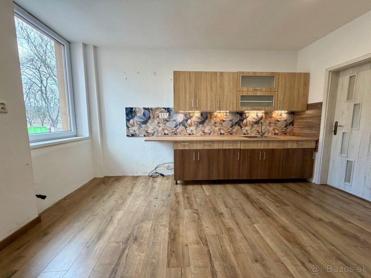 Priestranný 2 izbový byt , Považská