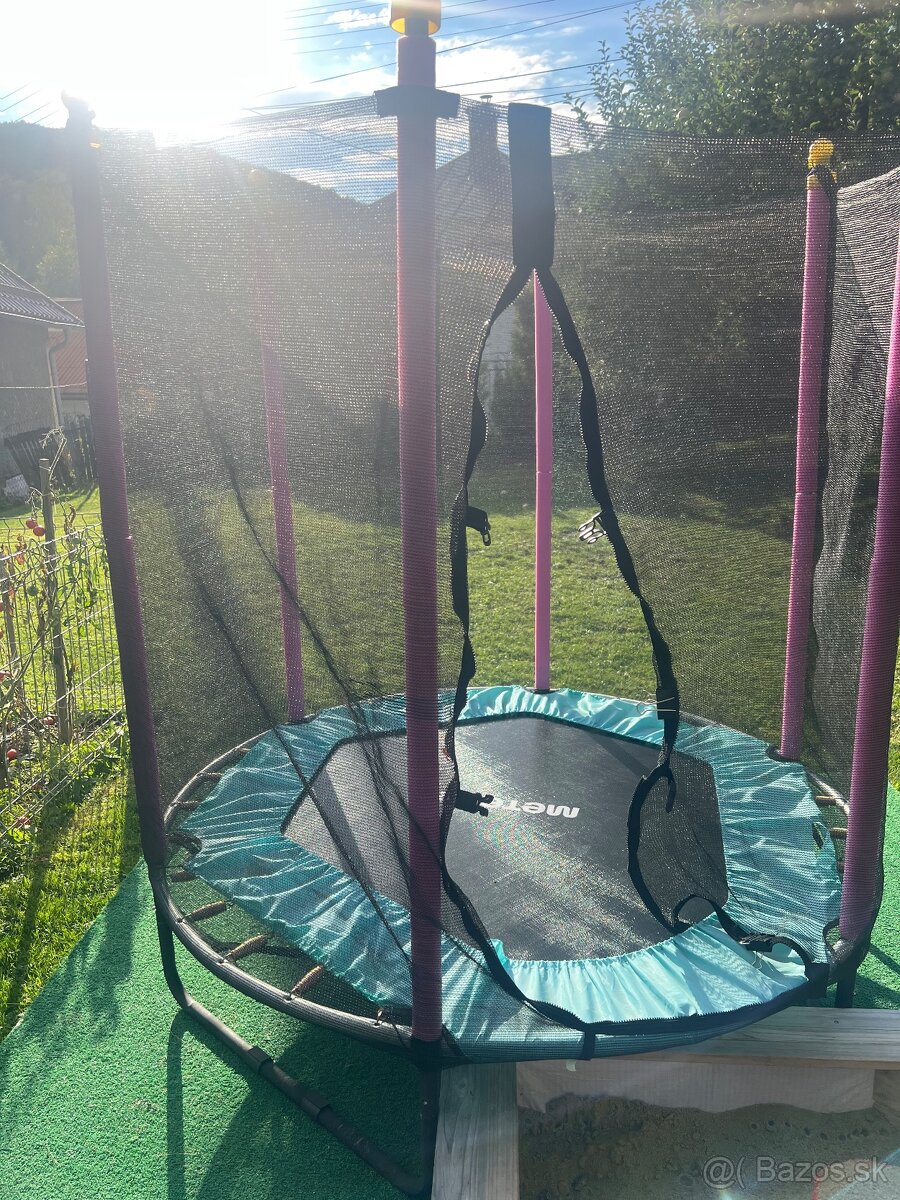 Trampolína