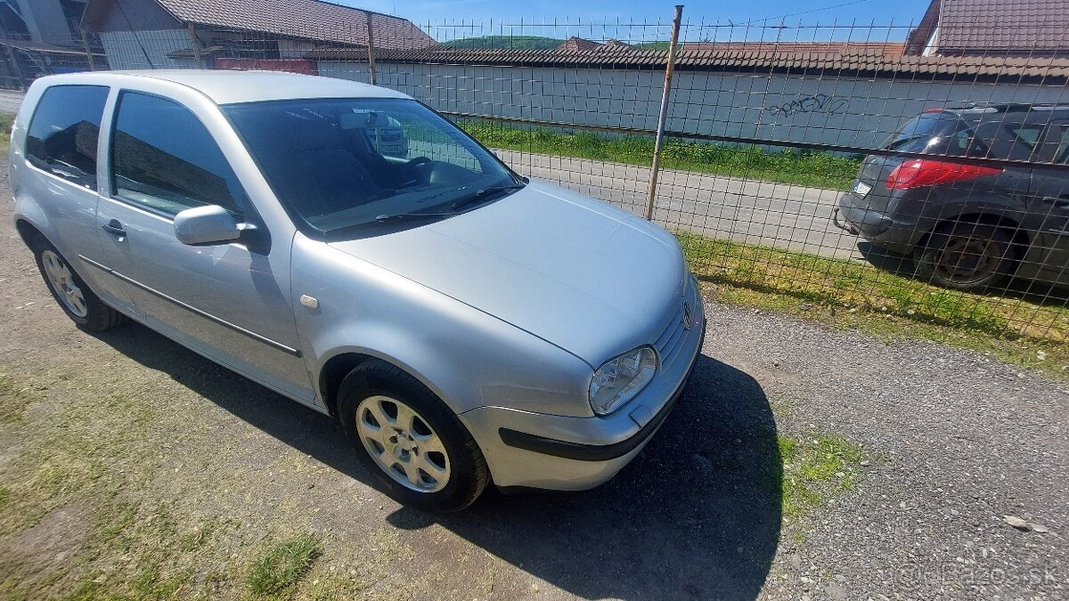 VW Golf IV, 1.4 benzín, 55 kw, M5, 2000