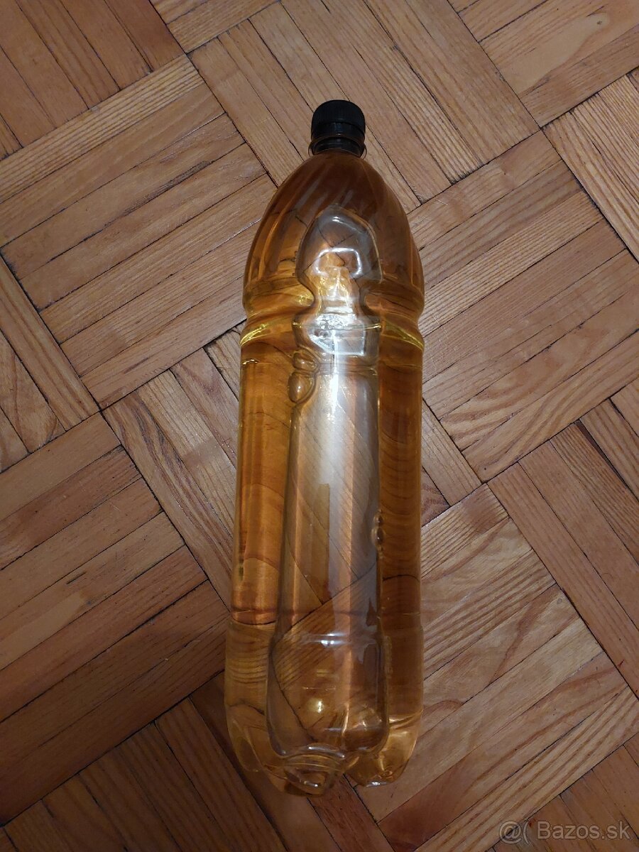 Domace vino,Veltlinske Zelene,biele,suche,2L=5e.