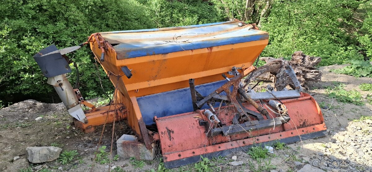 Snežná radlica a posypač Multikar M25
