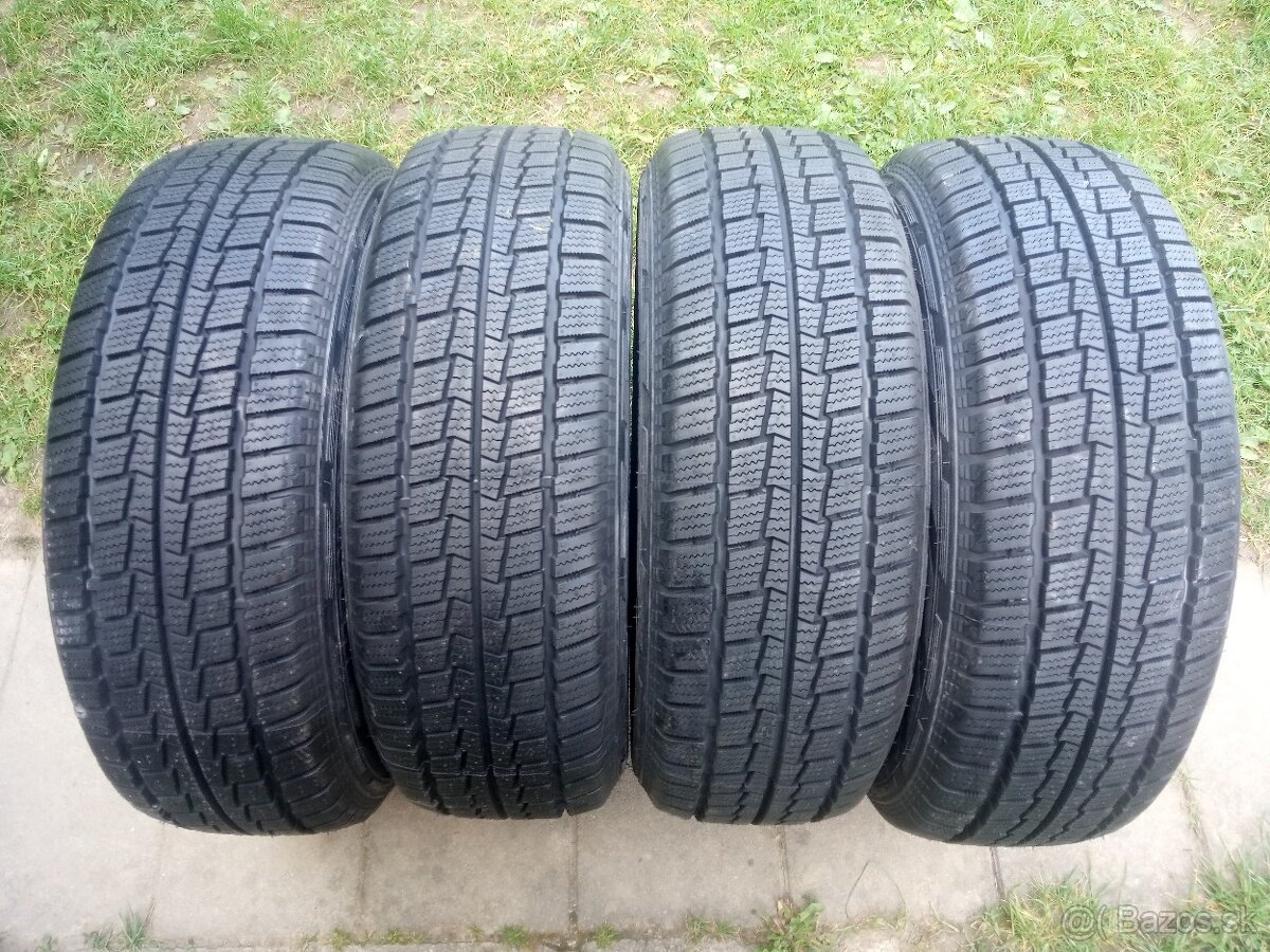 Hankook 215/60/R17C