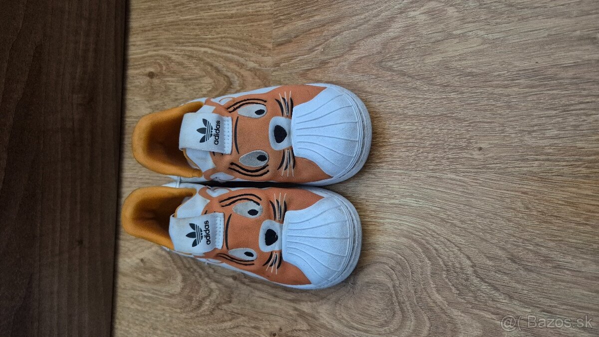 Adidas velkost 25 nosene
