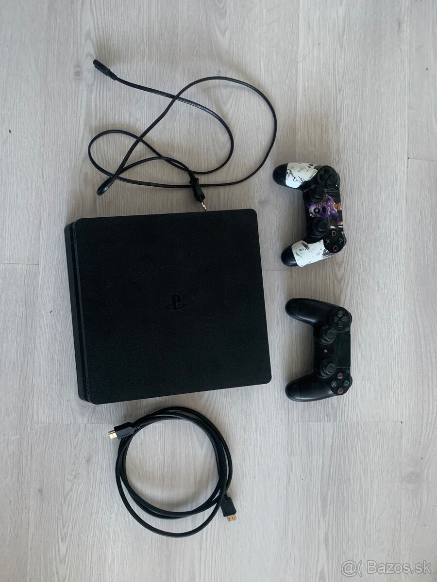 🎮 PlayStation 4 (500 GB) + 2 ovládače + Ratchet & Cl