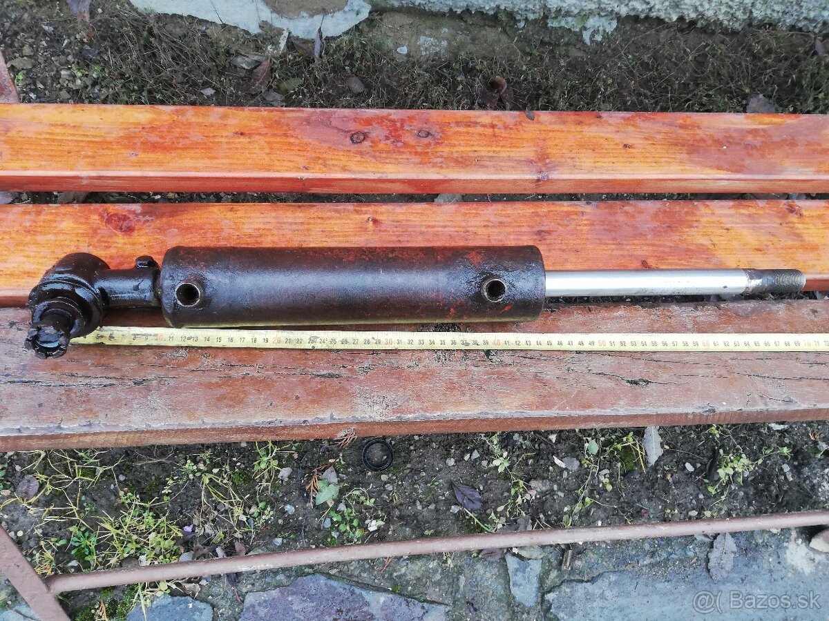hydraulický valec