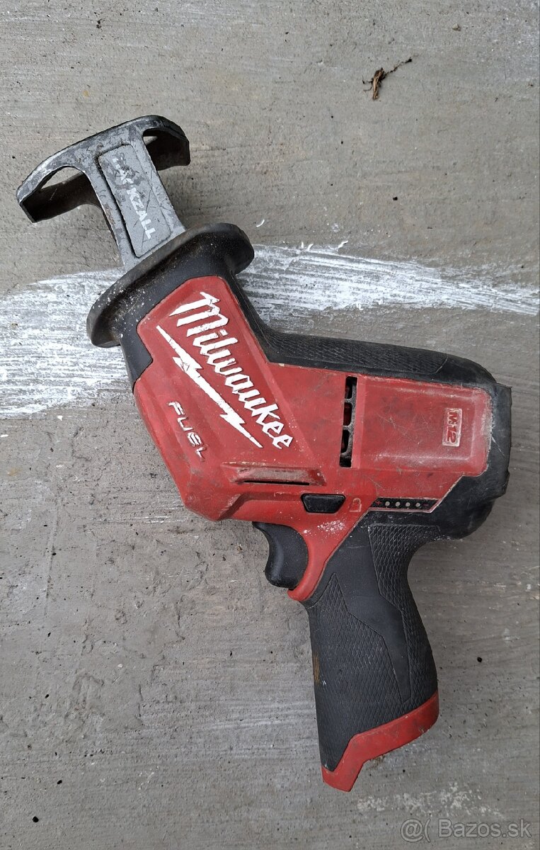 Milwaukee m12