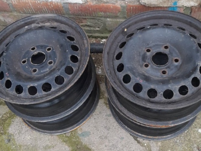 4ks plechové disky R16 - 5x114,3