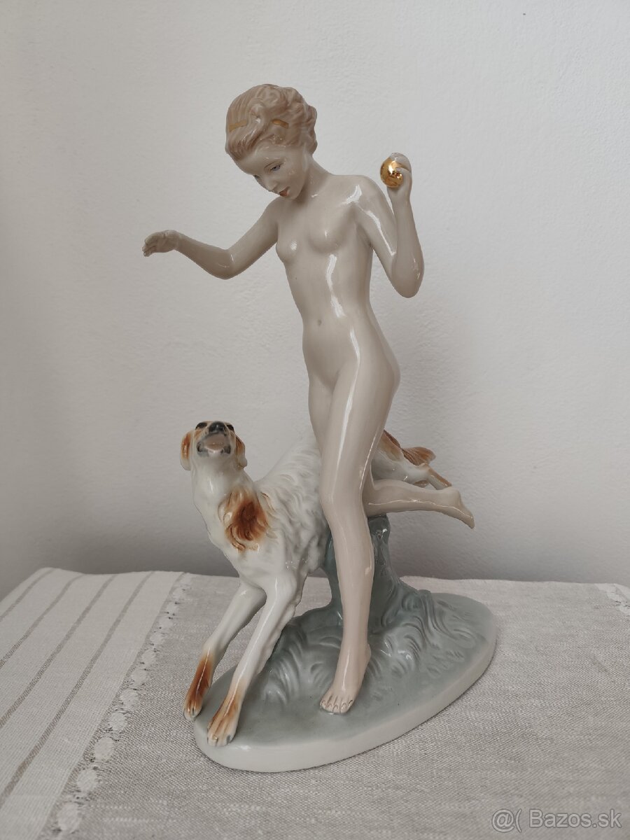 Royal dux Diana akt žena porcelánová soška