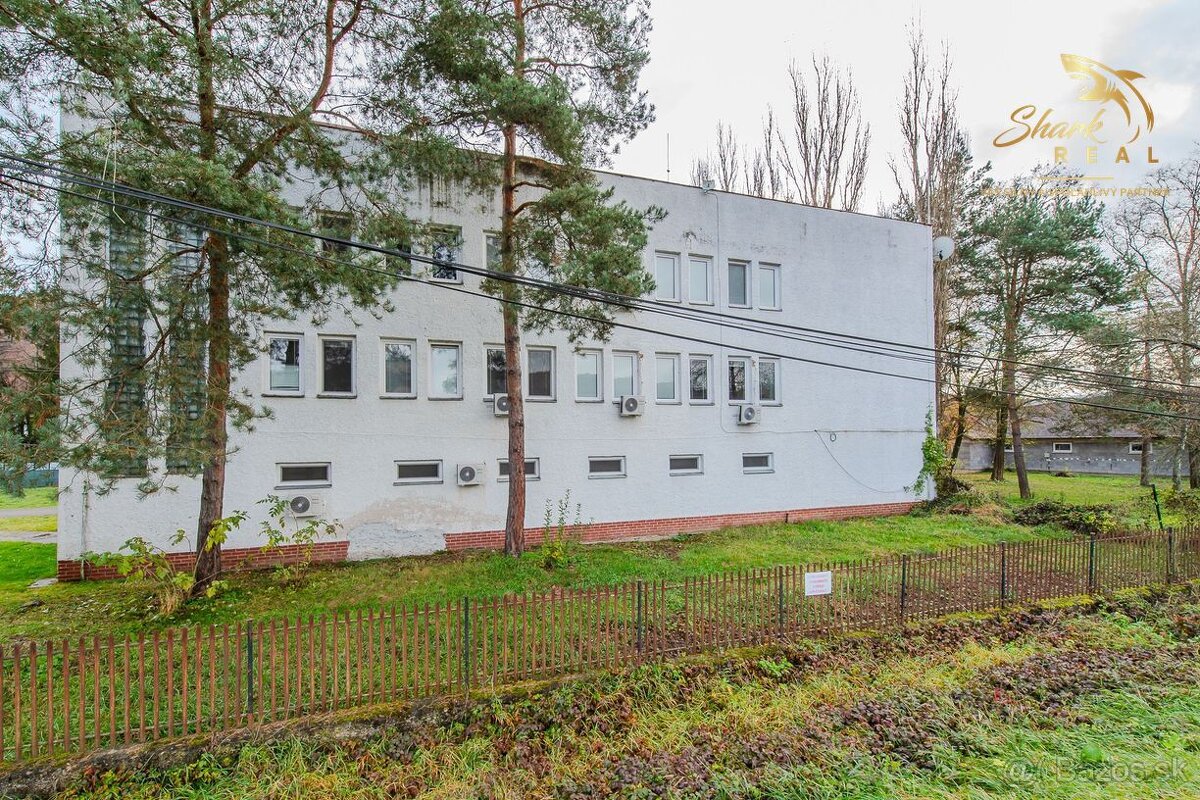 Na predaj ubytovací objekt v obci Koškovce – 26 izieb, parko