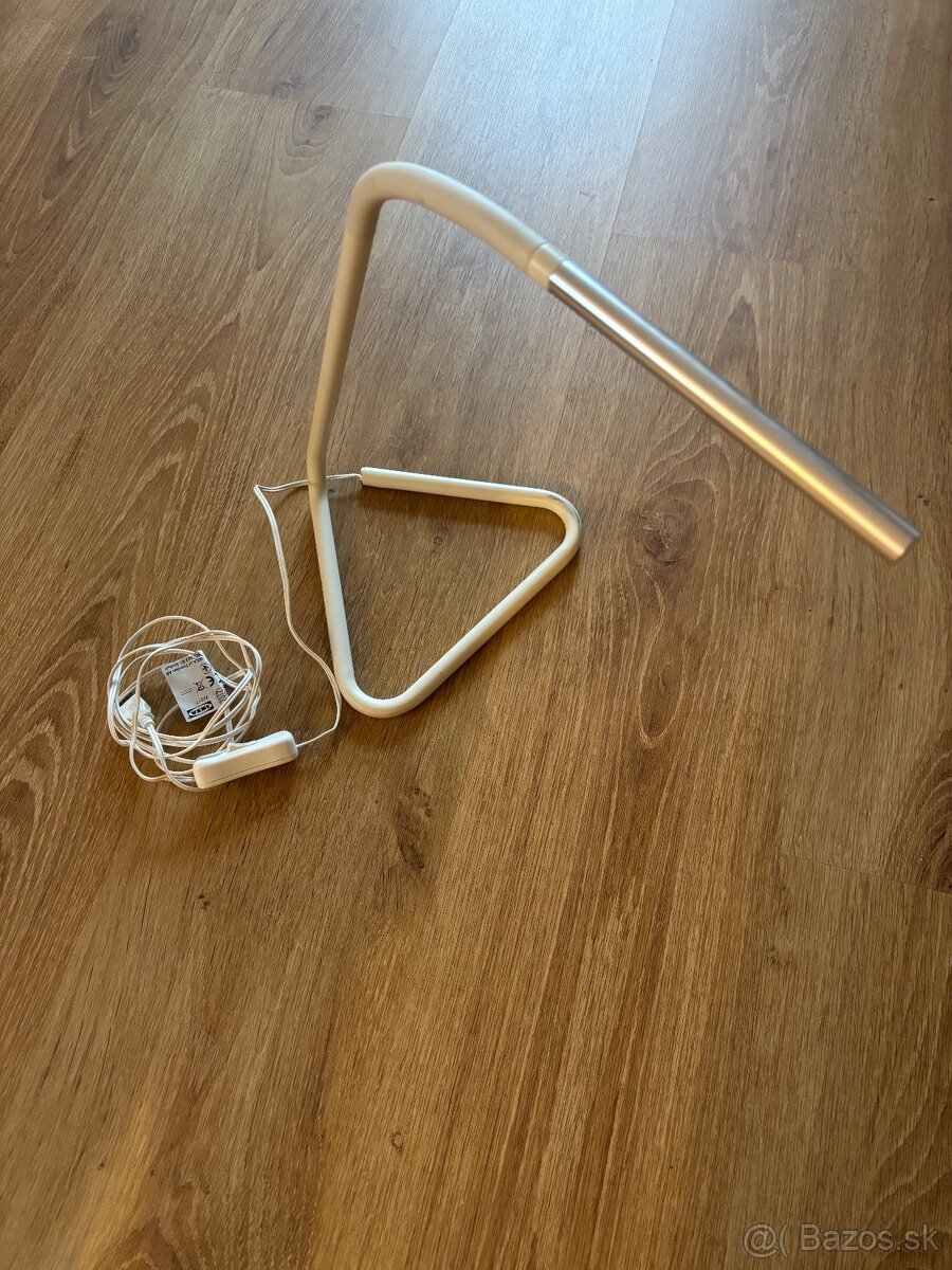 Darujem stolovu lampu Ikea Harte