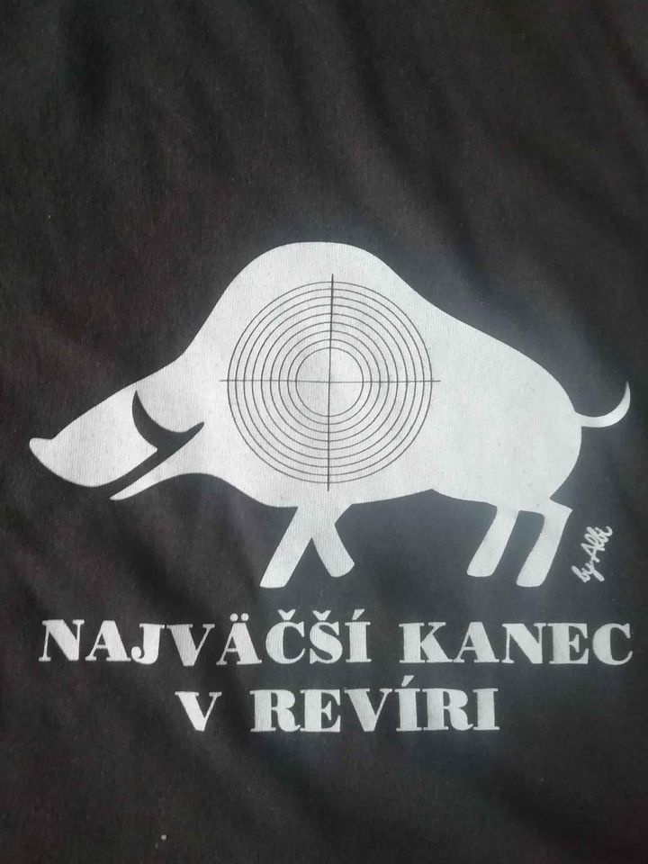 tricko uplne nove cierne velkost XXL