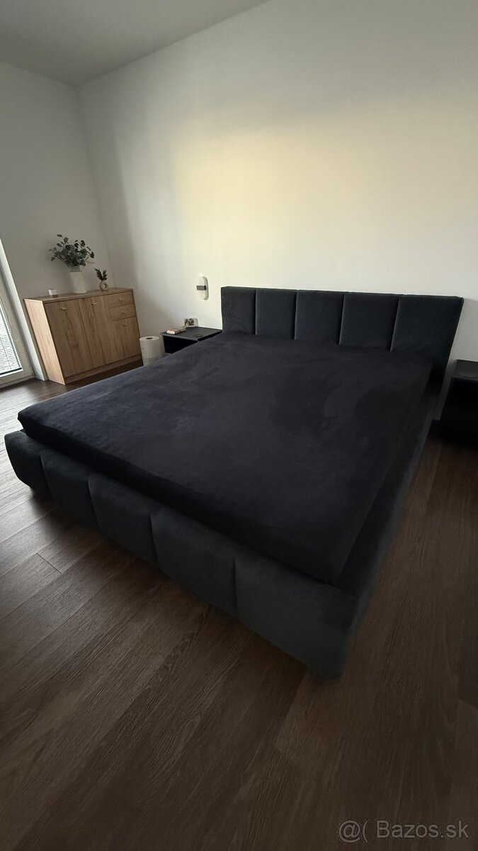 ČALÚNENÁ MANŽELSKÁ POSTEĽ 180X200
