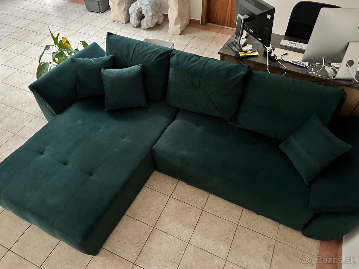 Smaragdova sedacka rohova