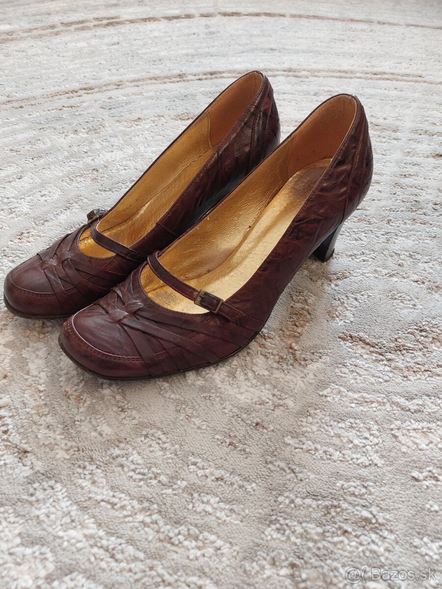 Kožené dámske topánky
