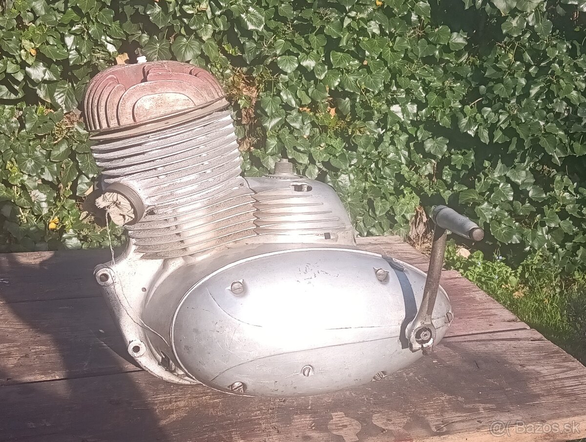 Motor Jawa 250 / 353 Polbubon