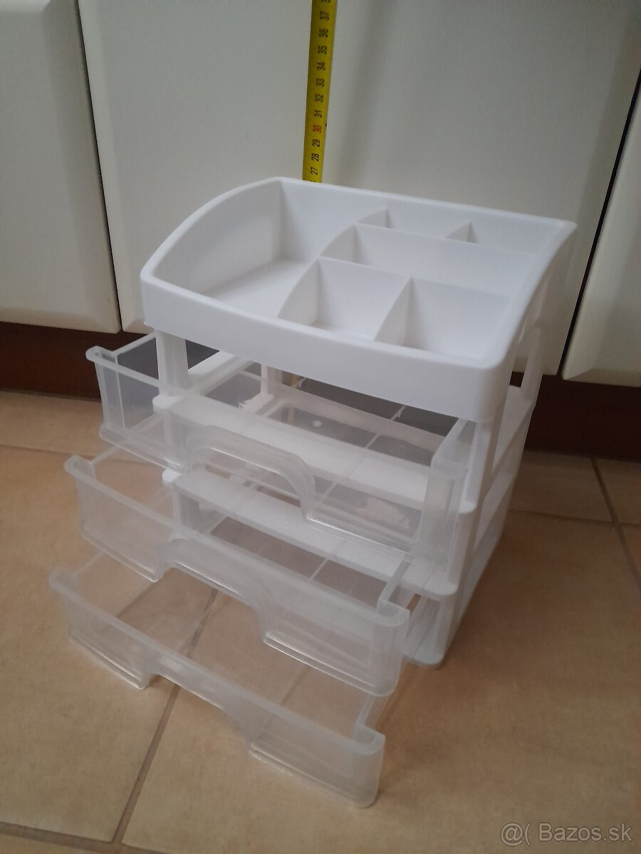 Organizater plne nove a ine