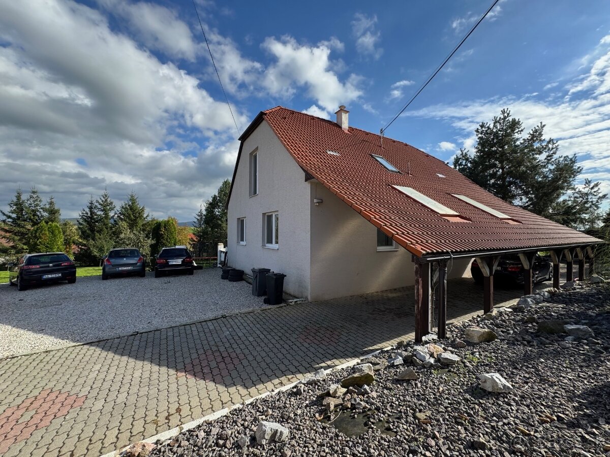 ZNÍŽENÁ CENA - RODINNÝ DOM - ČARADICE