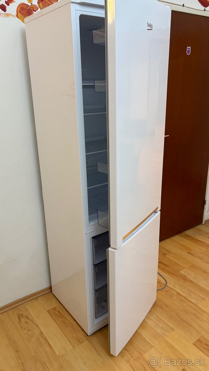 BEKO RCSA300K30WN
