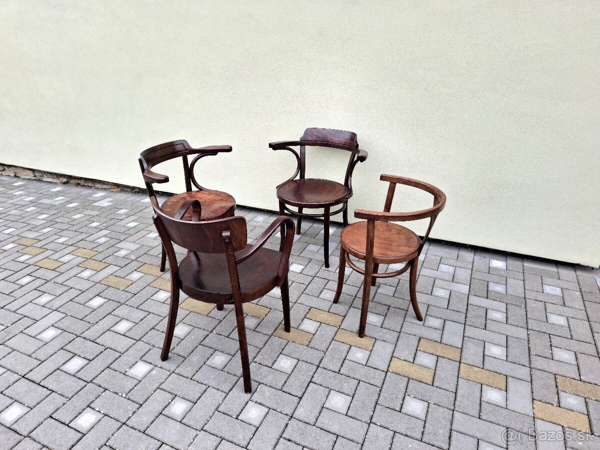 Celodřevěná křesla THONET po renovaci