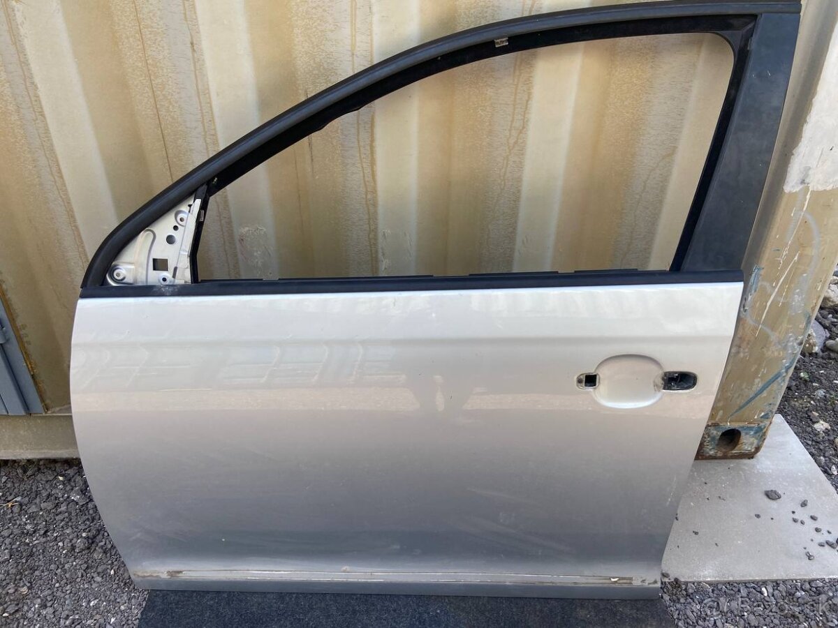 Predám predne 2x ľavé a pravé – VW Golf 6 (2009-2012)