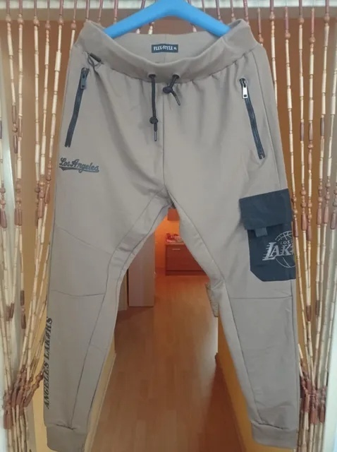 Štýlové tepláky pánske..