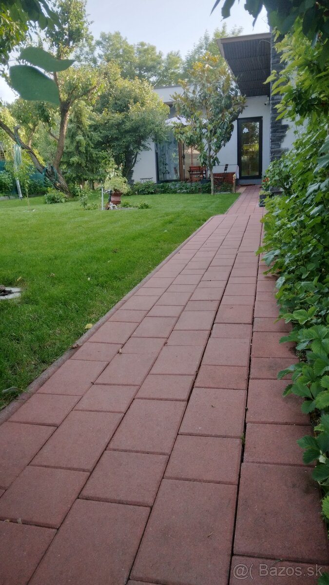 5 izbovy rodinný dom. V Zalesii Stvorený pre pohodu