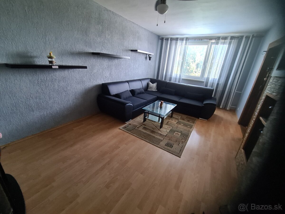 Veľký 3-izbový byt na sídlisku SNP/rezervovaný