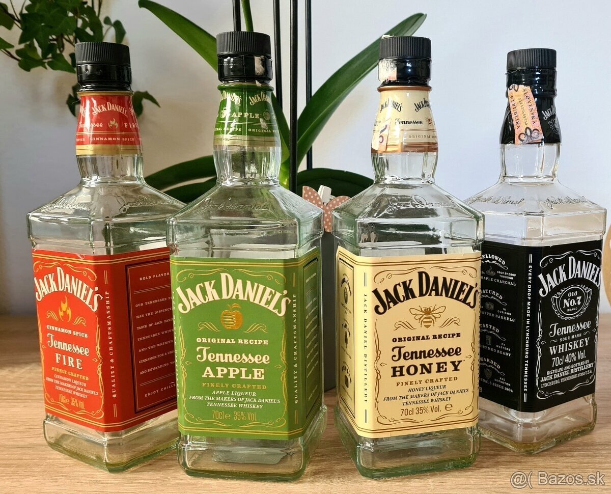 Prázdne fľaše Jack Daniels