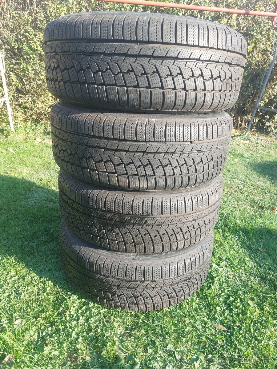 Zimné pneumatiky + plechové disky R16