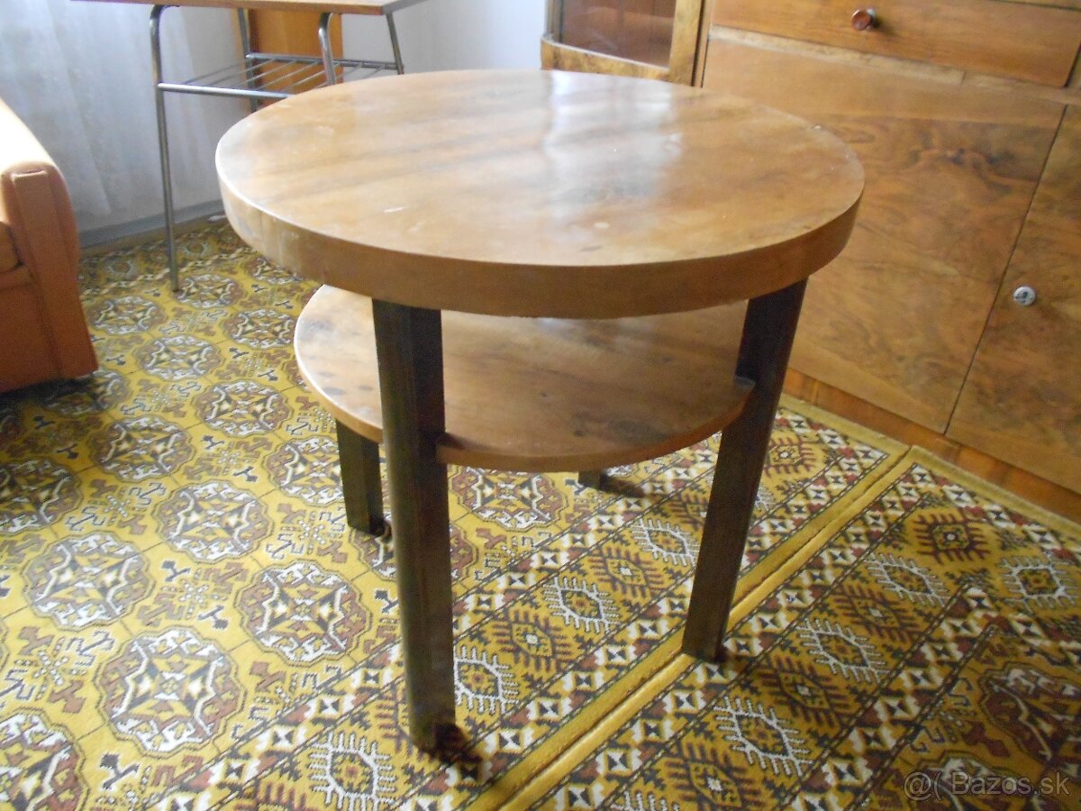 Stolik k TV z masivu