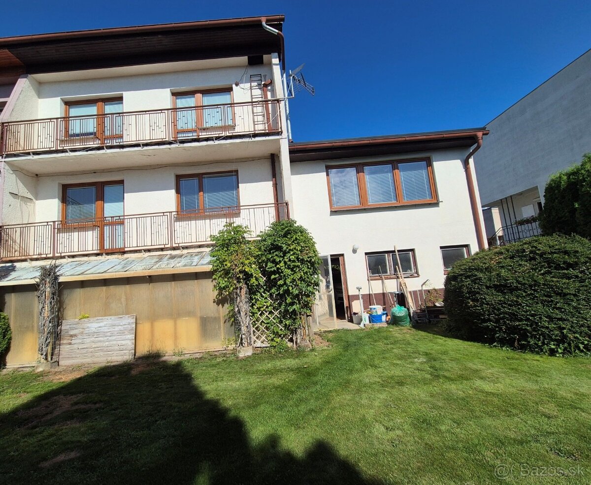 EXKLUZÍVNY DVOJGENERAČNÝ RODINNÝ DOM PO KOMPLETNEJ REKONŠTRU