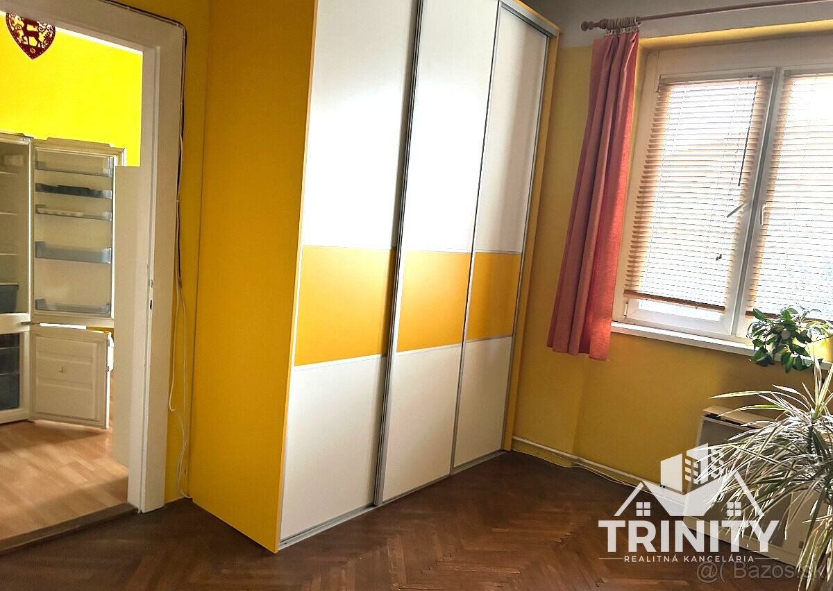 Na prenájom kompletne zariadený veľký 1-izbový byt s balkóno