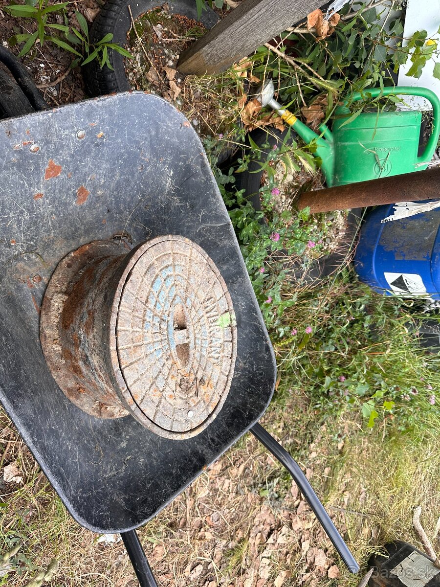 Liatinový poklop hydrantový