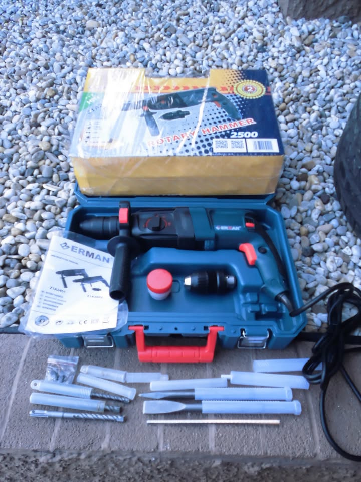 Vrtačka príklepová ako set - Erman model -2x hlavi+seka vrta