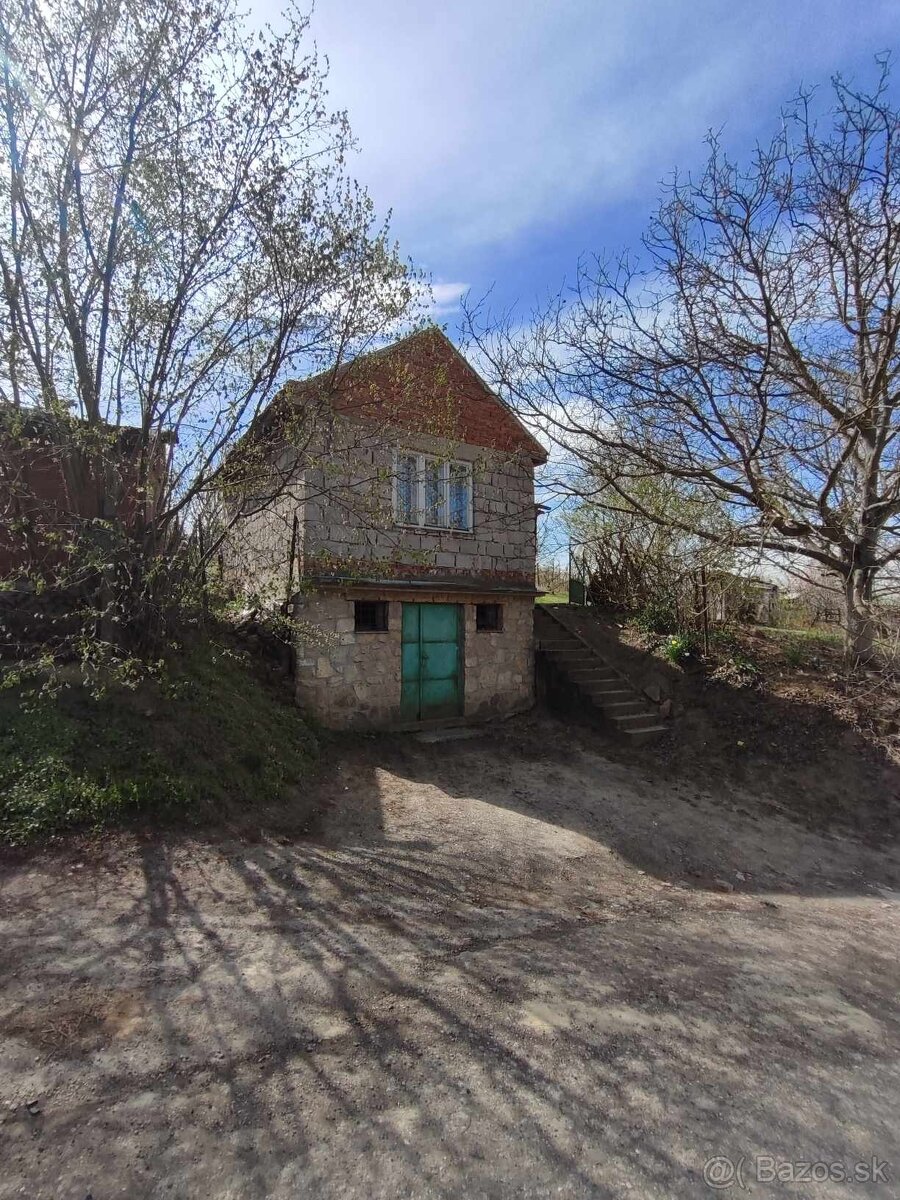 Na predaj viničný dom s 15a pozemkom, Staré predné Levice