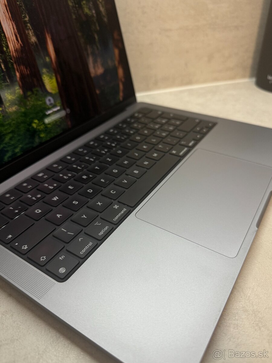 Macbook Pro M3 , 14 palcový