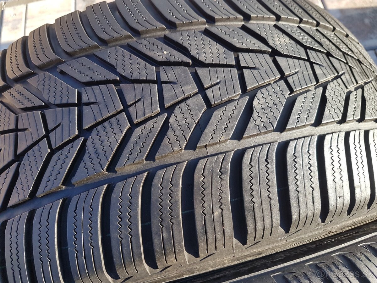 255/45 r18 zimné pneumatiky 2ks Hankook DOT2022