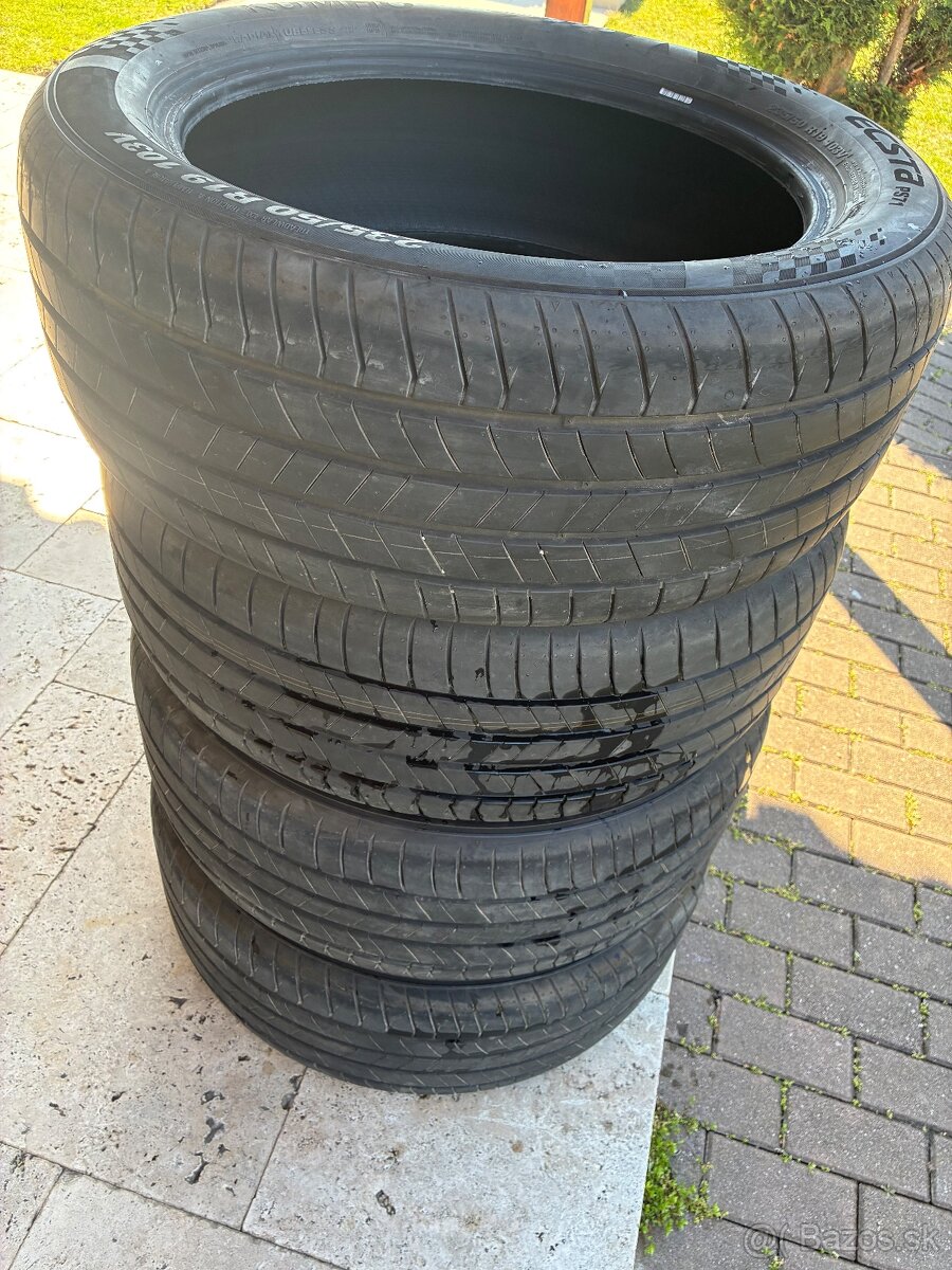 Letne pneu 235/55 r19 Kumho