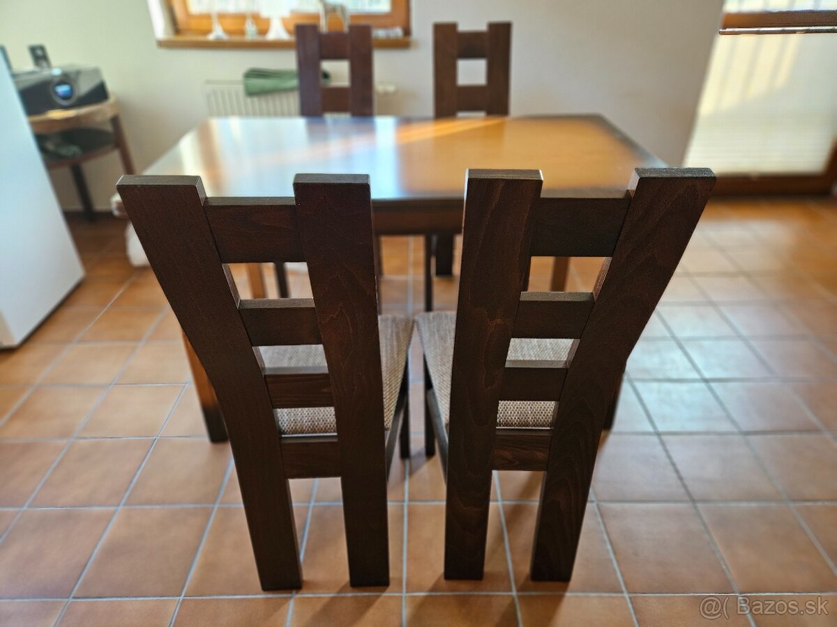 Jedálenský stol rozkladací + 4x stolicky