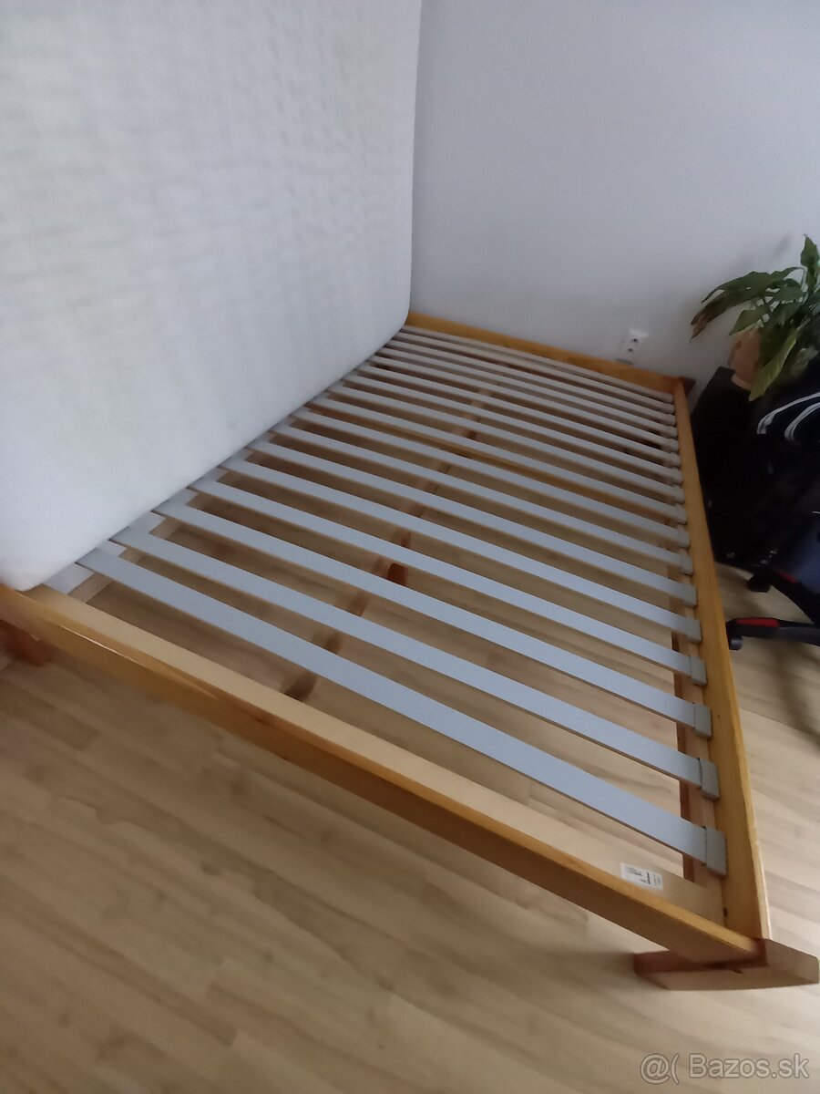 140x200 postel s matracom