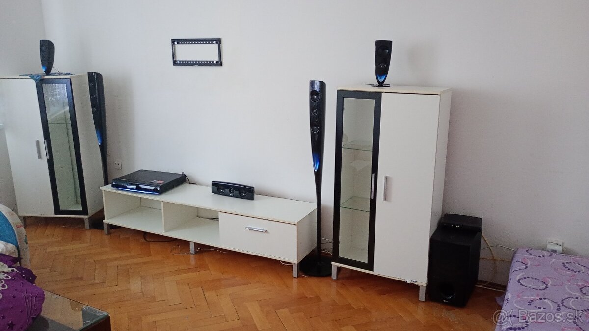 Domáce kino aj obyvacie steny
