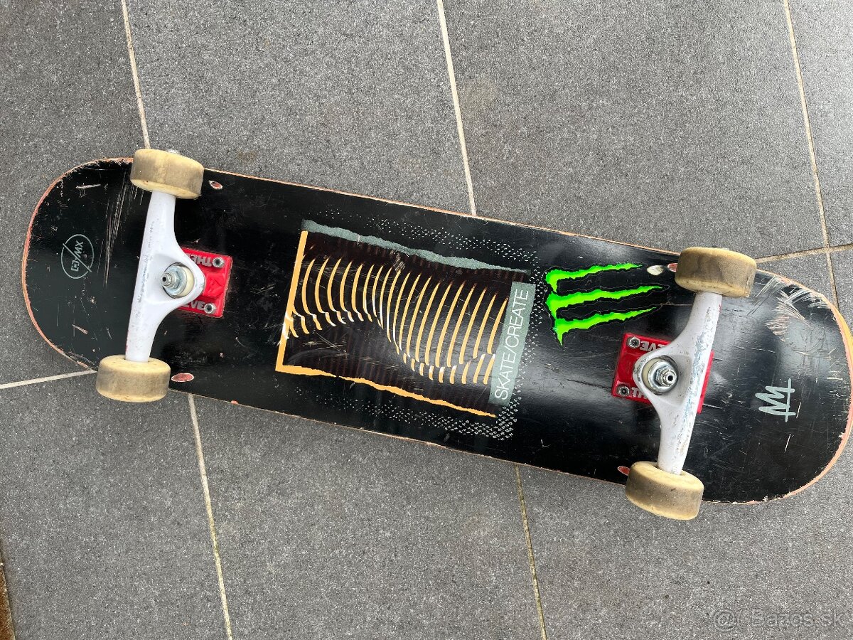 Skateboard